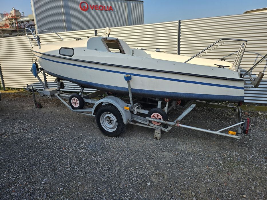 Velier cu chila rabatabila