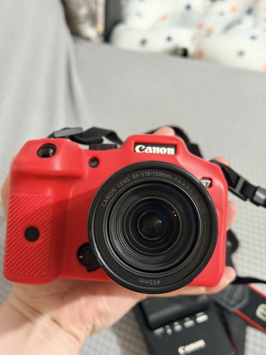 Продам фотоаппарат canon r7