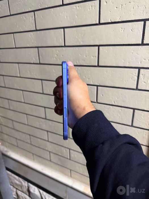 iPhone 16 Plus синий