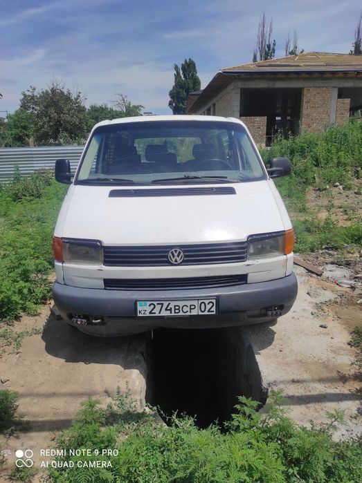 Продам машину Volkswagen Transporter