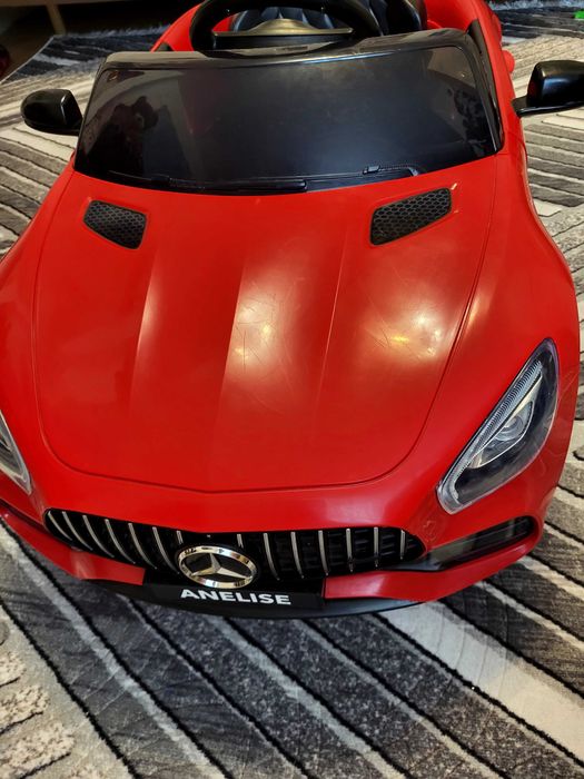 Mașinuța electrica Mercedes Amg