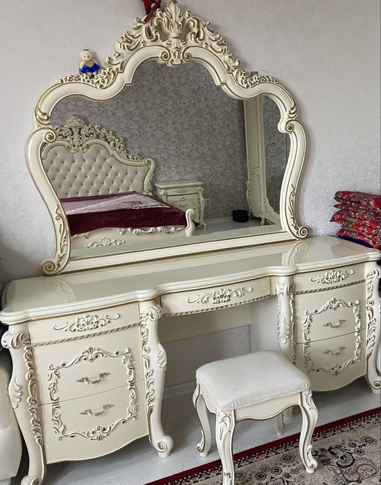 Продам спальный гарнитур