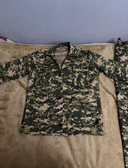 Продаю форму военную