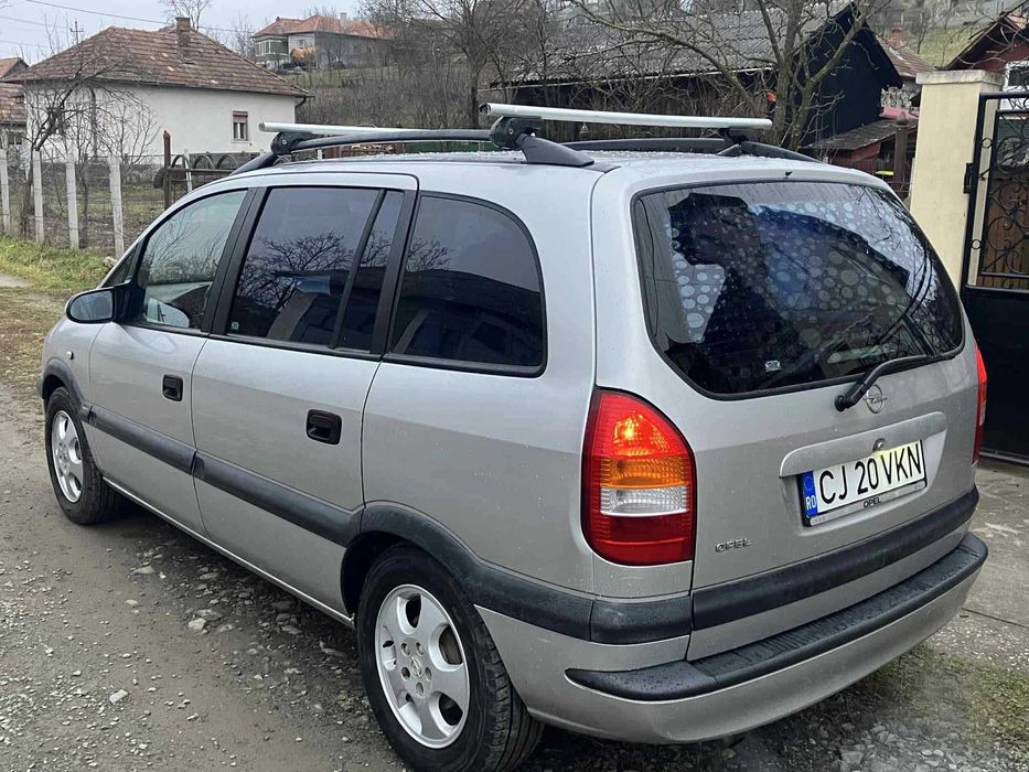 Opel zarifa 2001