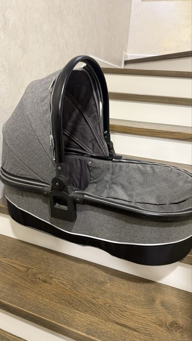 Продаю детскую коляску