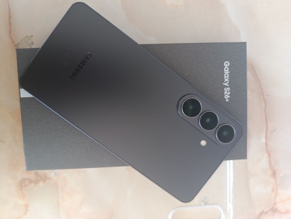 Samsung galaxy S26+