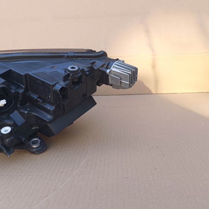 Десен фар Skoda Octavia 4 , 5E4941016A