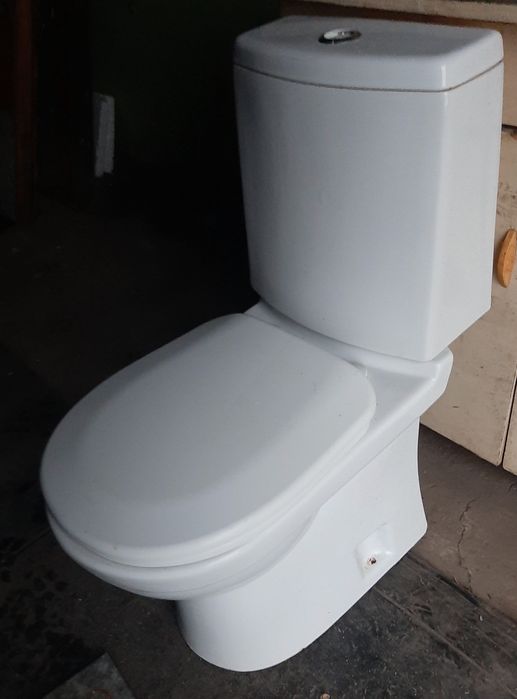 Продам современный унитаз