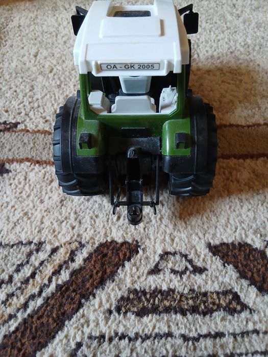 Vând tractor bruder