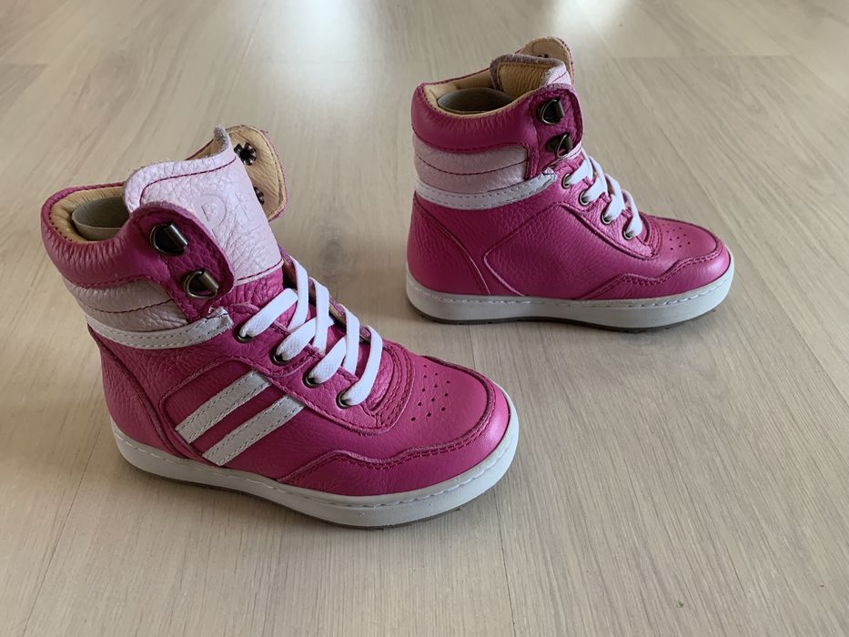 Vand ghete speciale pentru copii care merg pe vârfuri .