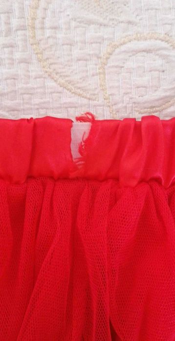 Туту полички в червено