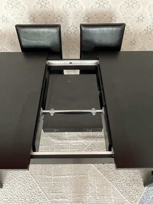 Стол со стульями