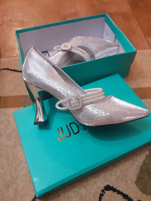 Женский туфли 10000