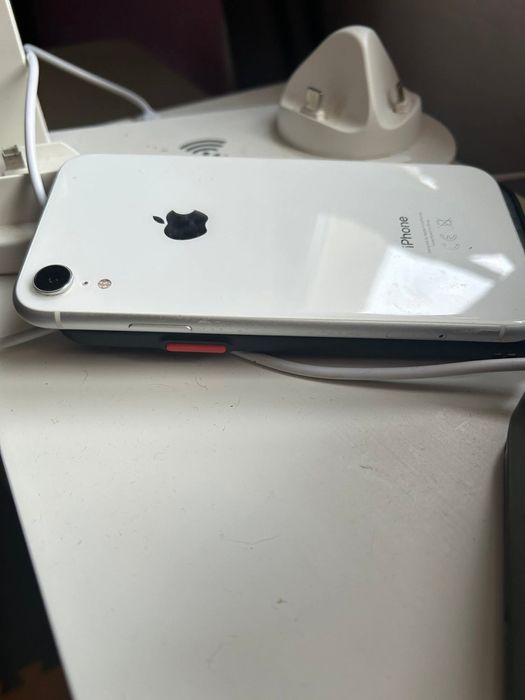 Продава се Iphone XR