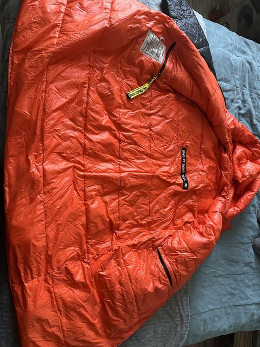 Продам двухсторонний пуховик