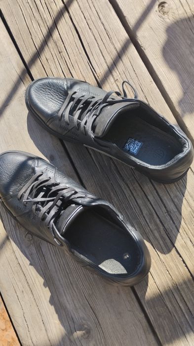 Черные кожанные кроссовки