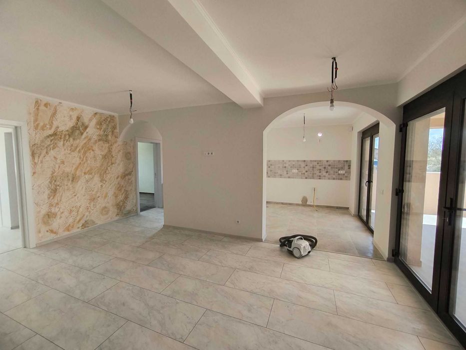 Casa noua cu 2 camere + living open space cu bucataria