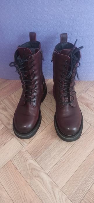 Продам зимние сапоги