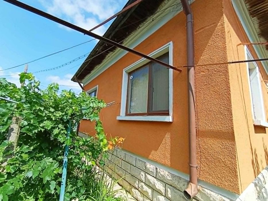 Къща с гараж и допълнителна постройка в гр.Бяла Слатина, обл. Враца