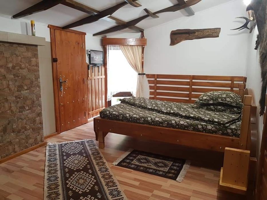 Cazare Cabana cu Veverite .,,Ciubar cu aeromasaj,,