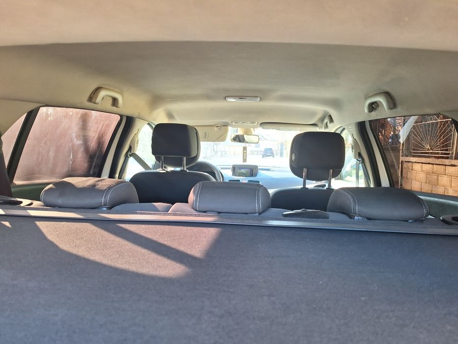 Продавам Рено Меган