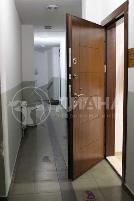 Продава се Офис в Пловдив, Кършияка - 29 кв.м за 1814 €/кв.м - Снимка #3