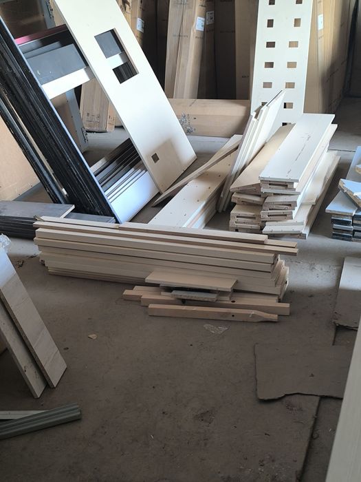 Полки для обойного магазина — дешевле, чем новые!