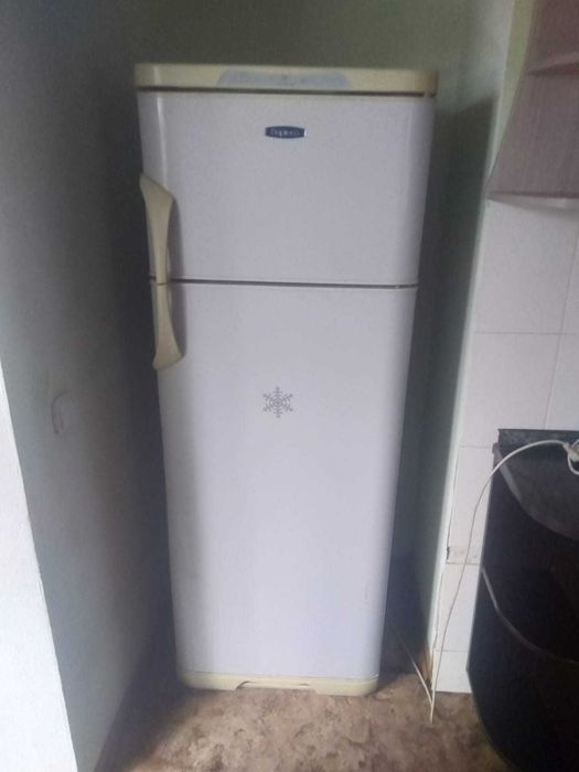 Продам  срочно холодильник