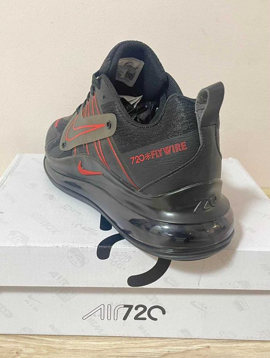Чисто нови маратонки Nike Air Max 720 номер 43