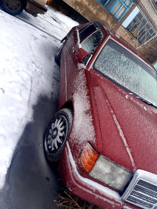 Продаю Мерса 2.6