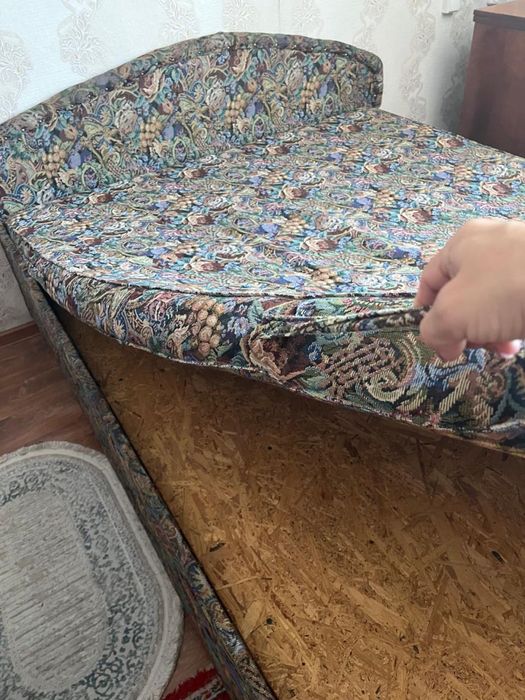 Продается кровать с матрасом