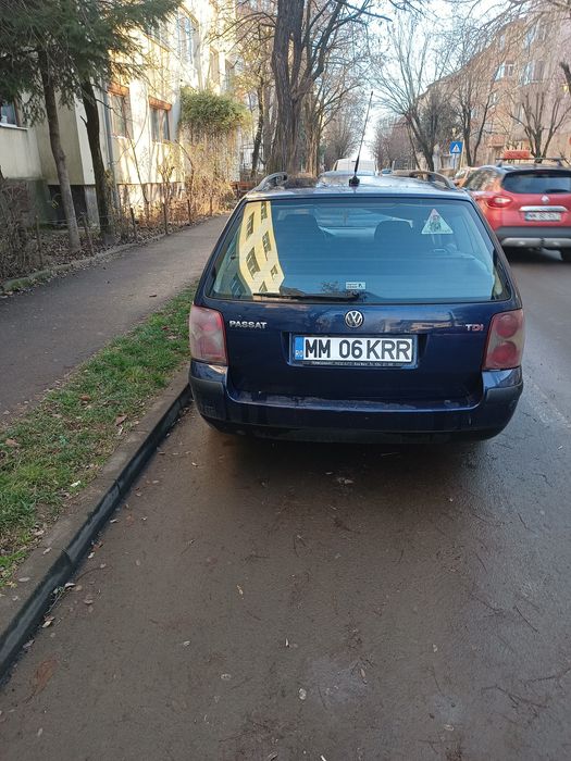 Vînd Volskwagen pasat din 2003