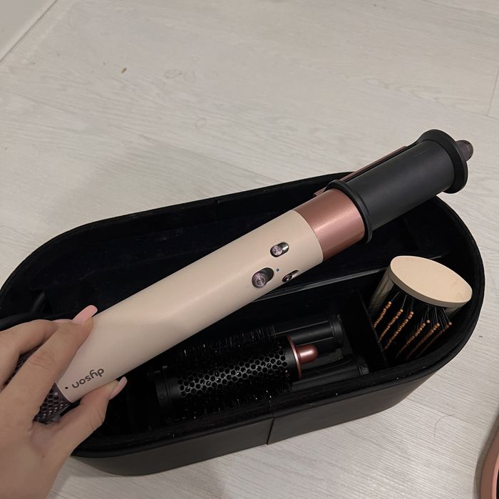 Дайсон почти новый