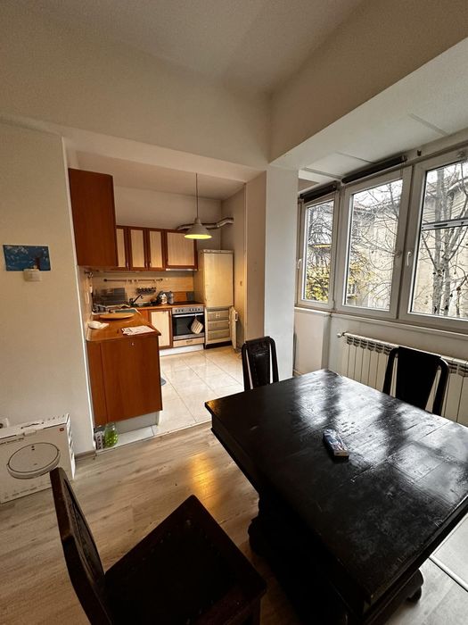 Дава се под наем Тристаен апартамент в София, Център - 110 кв.м за 650 € - Снимка #1