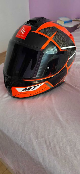 Каска MT Helmets