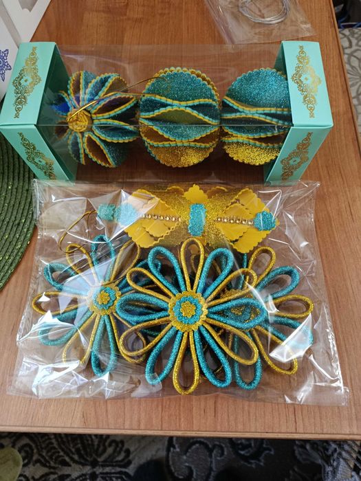 Ёлочные игрушки.