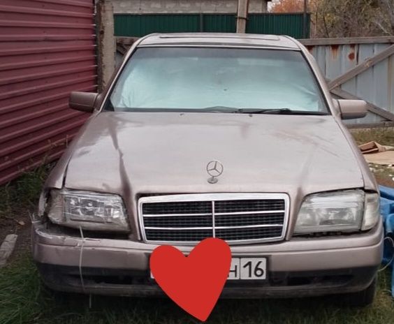 Продам срочно Мерседес С 180
