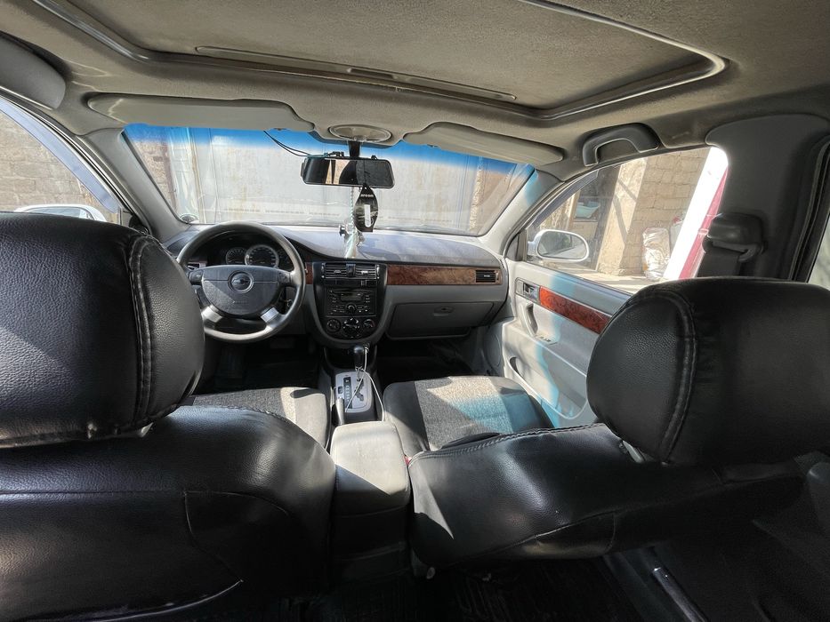 Lasetti 1.8 avtomat 2009 yil gaz