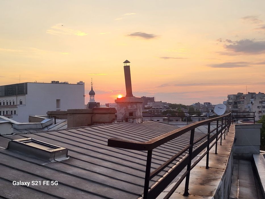 Închiriez apartament 3 camere ultracentral