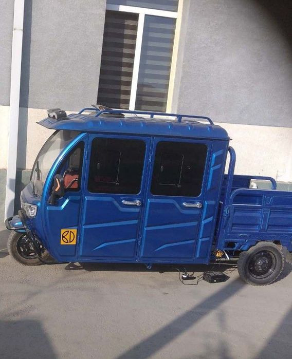 4 кишилик кабиналик электро скутер сотилади.