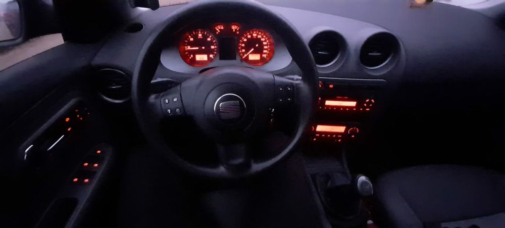 Seat Ibiza full options,consum 4%