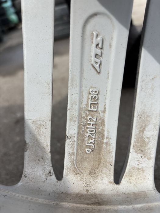 Продам диски R20 на Ауди (Audi)