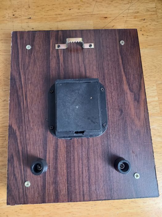 Продам настенные часы