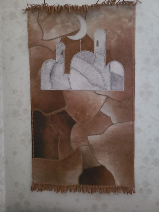 Ковер их бычей кожи. Ручная работа