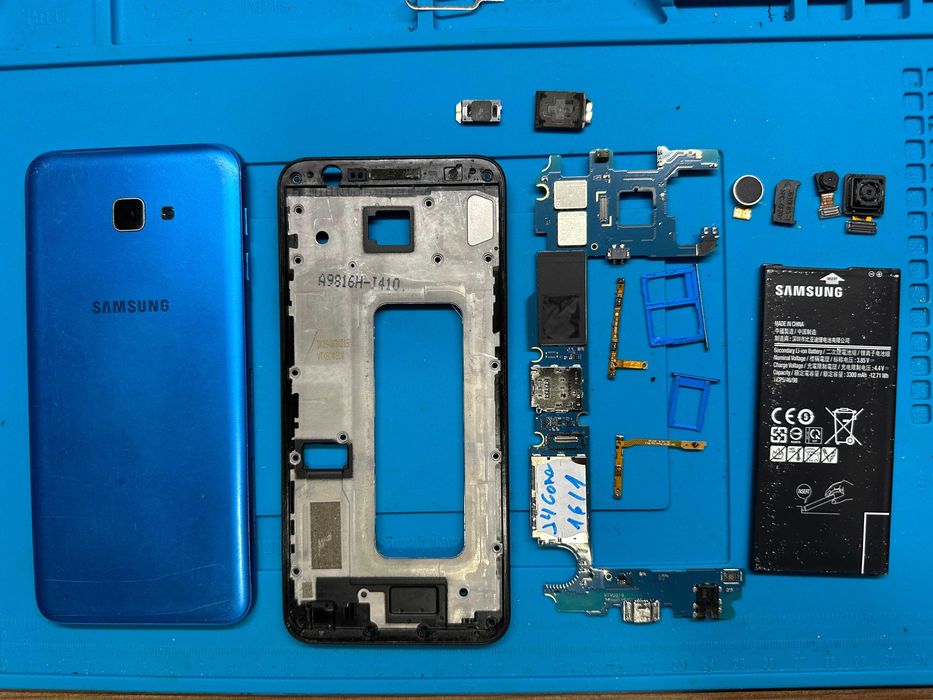 Резервни части за Samsung Galaxy J4 Core