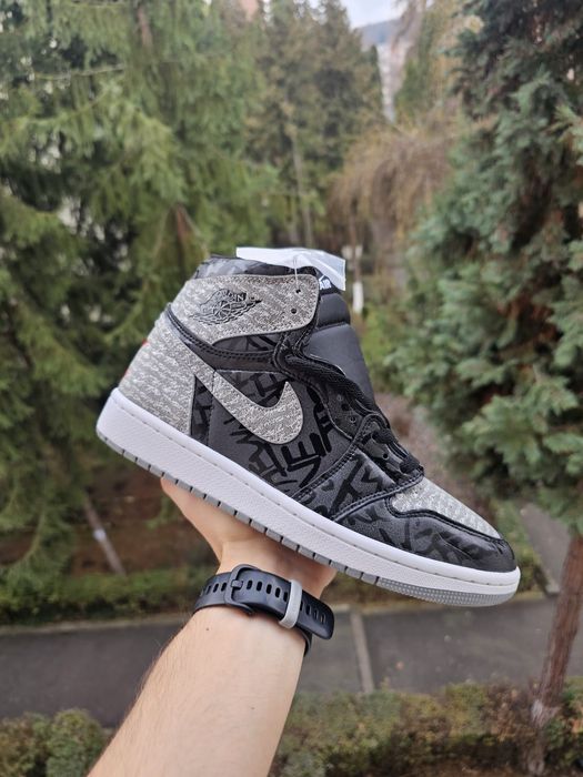 Air Jordan 1 High Rebellionaire 44