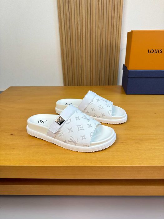 Papuci / Slapi Louis Vuitton - mai multe modele
