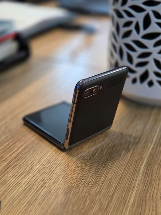 Samsung Galaxy Z Flip 5G