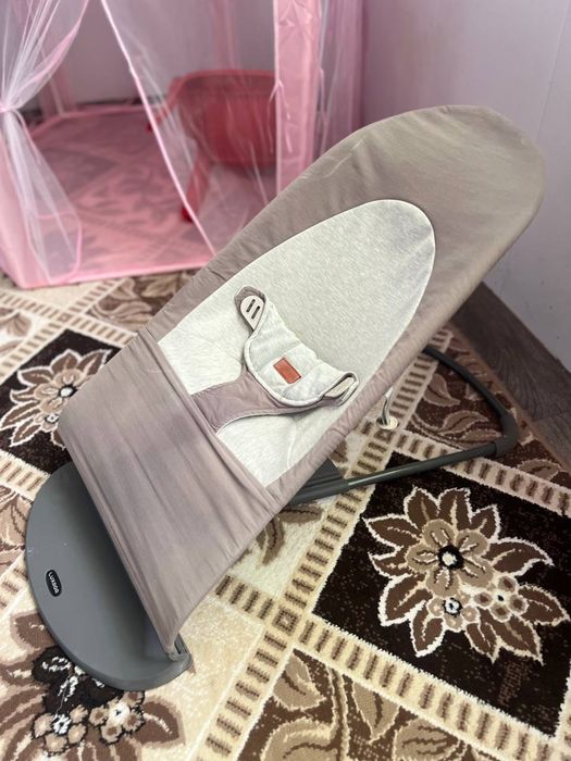 Стульчик для кормления и шезлонг