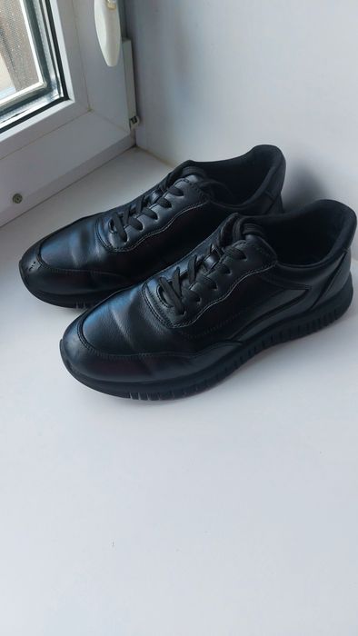 Продам мужскую обувь